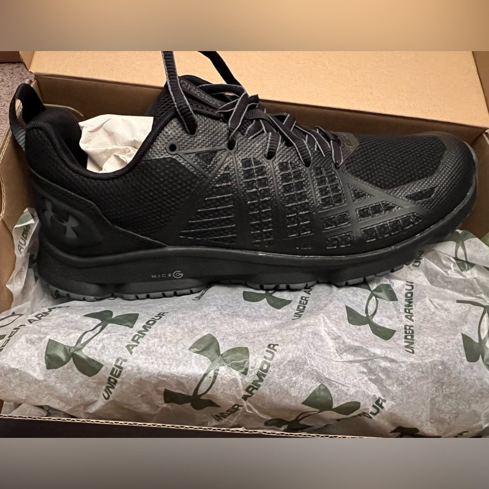 Women's Under Armour Micro G Strikefast Tactical Shoes, Size 8, NIB, Black
